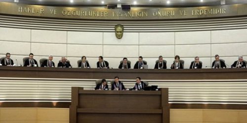 analiz_diktatorluk_anayasa_mahkemesi